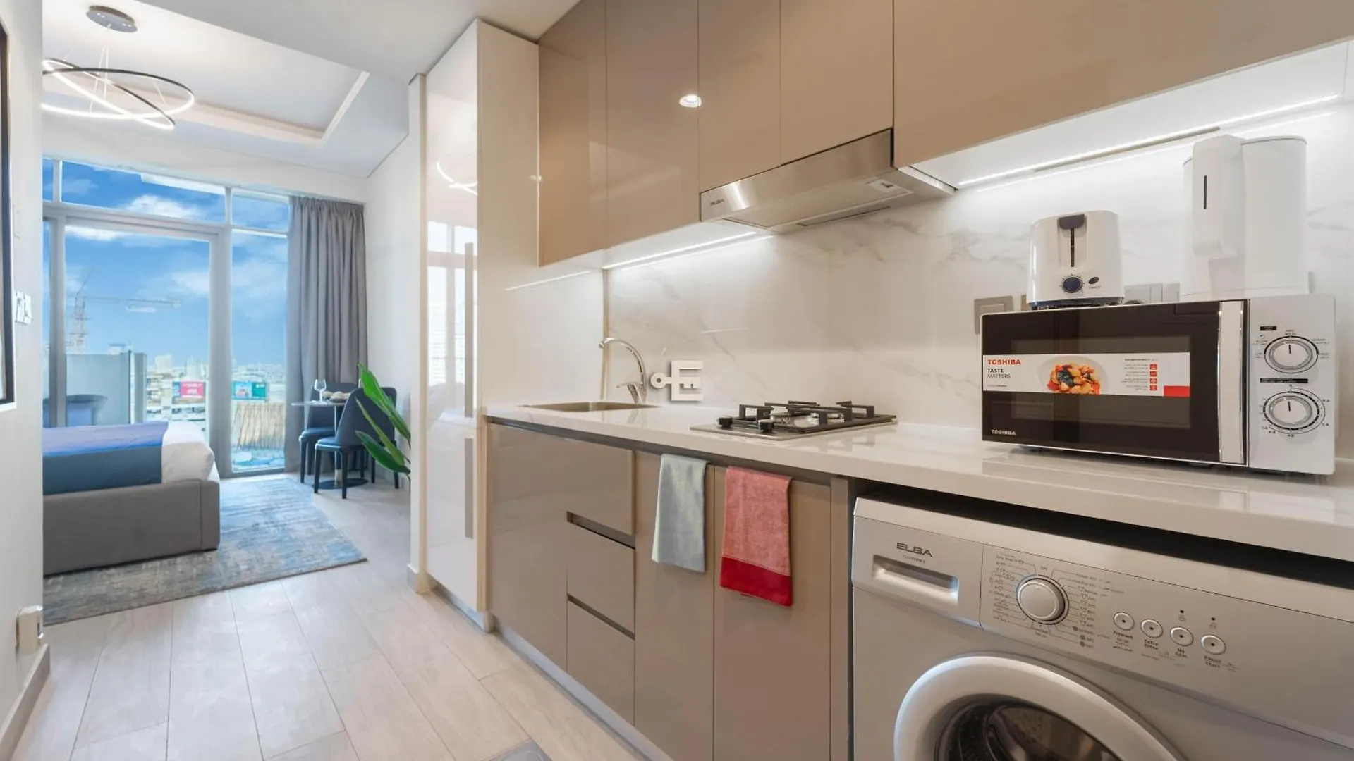 Everluxe Modern Pool View Studio In Al Jaddaf Dubaj Apartament