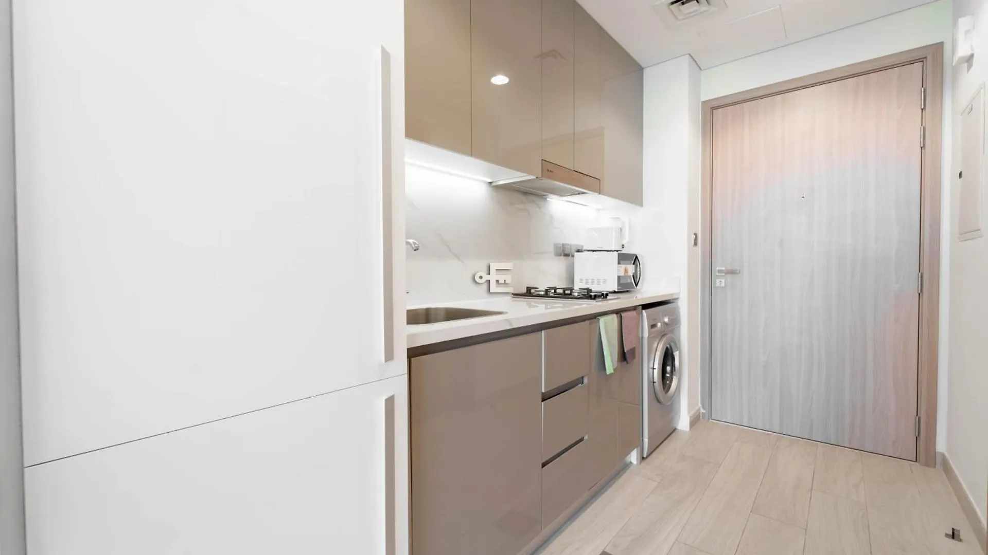 Apartament Everluxe Modern Pool View Studio In Al Jaddaf Dubaj